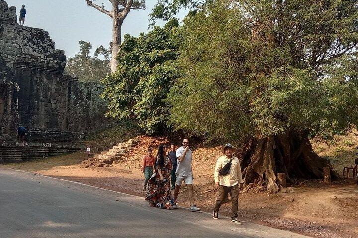 Private Angkor Sunrise Guided Tour
