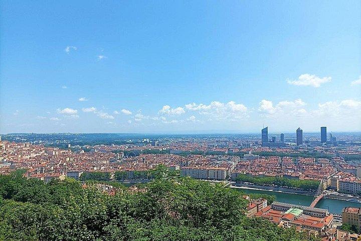 リヨン旧市街、フルヴィエール寺院、ローマ遺跡のガイドツアー！