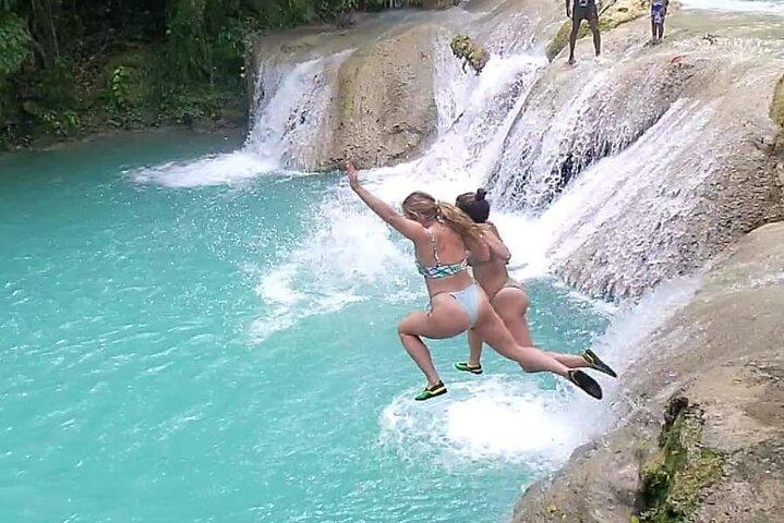 Bluehole, Secret Falls e Dunn's River Excursão de um dia saindo de Montego Bay