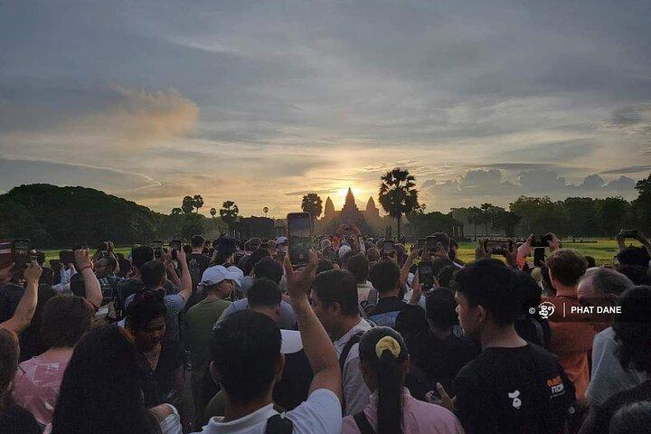 Private Angkor Sunrise Guided Tour