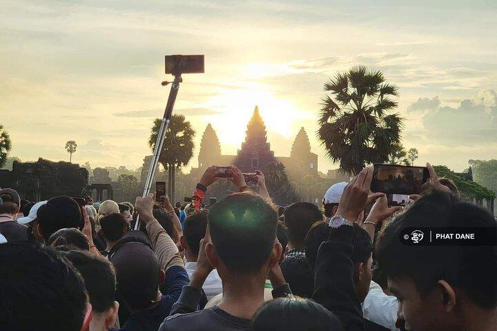 Private Angkor Sunrise Guided Tour