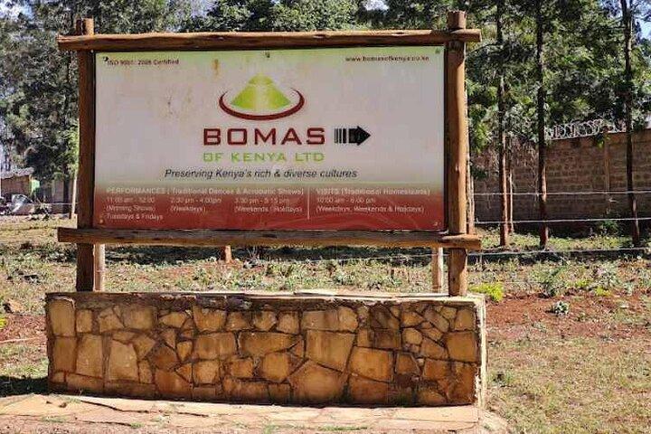 Giraffe Centre and Bomas of Kenya Tour
