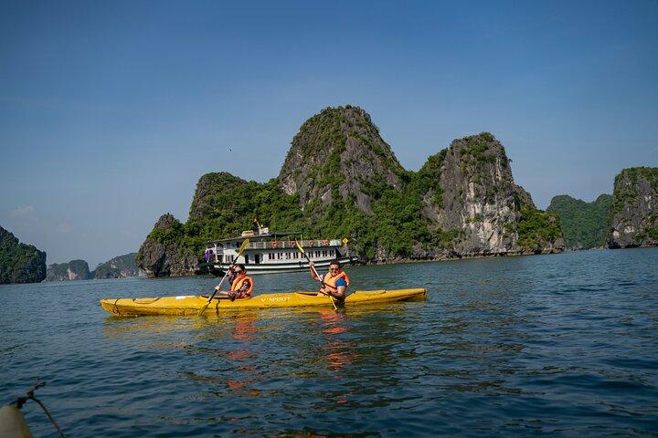Cruzeiro Cong de dia inteiro para explorar a Baía de Halong