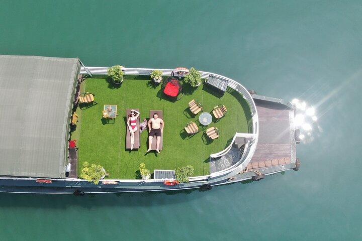 Cruzeiro Cong de dia inteiro para explorar a Baía de Halong