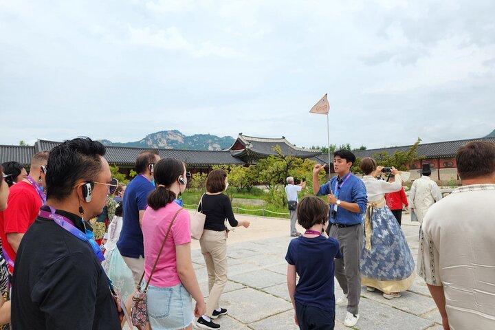 ソウル市内半日観光景福宮護衛交代式