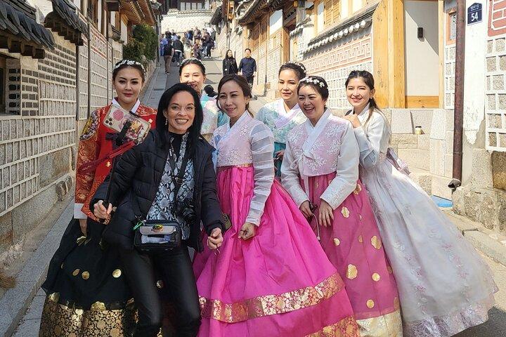 Hanbok Experience : Tour di Bukchon e Palazzo Reale
