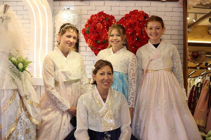 Hanbok Experience : Tour di Bukchon e Palazzo Reale