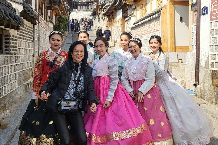 Hanbok Experience : Tour di Bukchon e Palazzo Reale