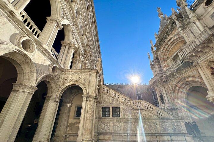 Visita guiada privada de 2 horas ao Palácio Ducal