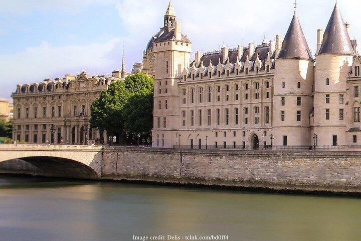 Fall In Love With Paris: プライベート半日ハイライトツアー