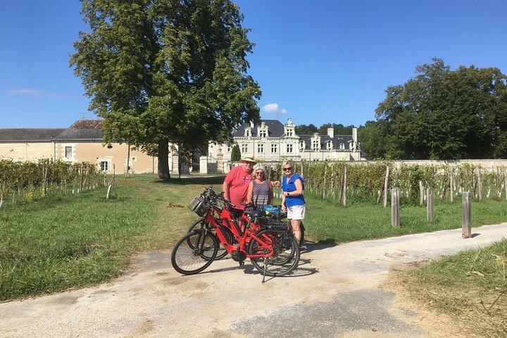 E-Bike-Radfahren und Wein in Saumur, Frankreich