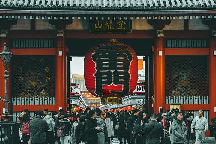 浅草発：古い東京、寺院、庭園、ポップカルチャー