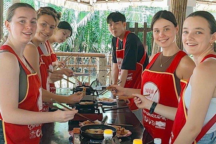 ミーソン・ホーリーランドでのボート乗り付き料理教室バスケット