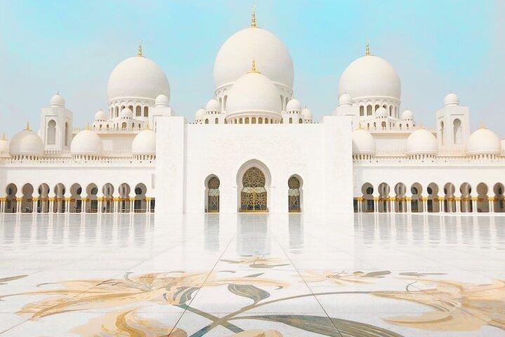 Tour magico all'Emirates Palace di Abu Dhabi