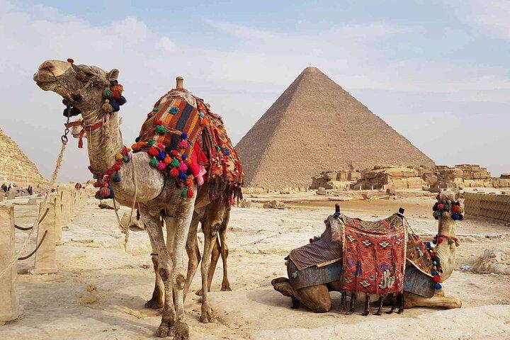 Piramides van Gizeh en Memphis en Sakkara vanuit de haven van Alexandrië