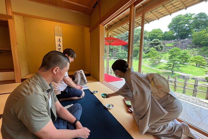 金沢発 1 日ツアー：侍、抹茶、庭園、芸妓