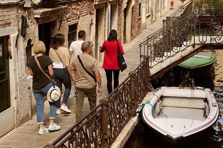 Kunstspaziergang durch Venedig mit Gondelfahrt