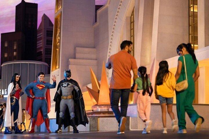 Warner Bros. World Abu Dhabi avec options