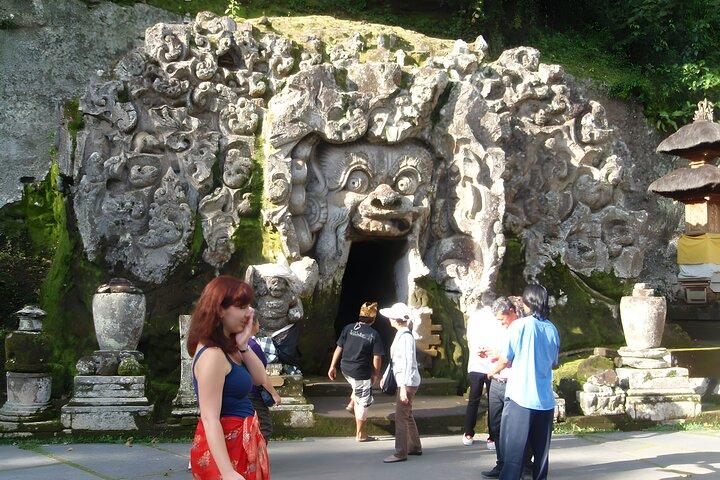 Noleggio auto per l'intera giornata a Bali: tutto sull'esperienza di viaggio nel villaggio di Ubud