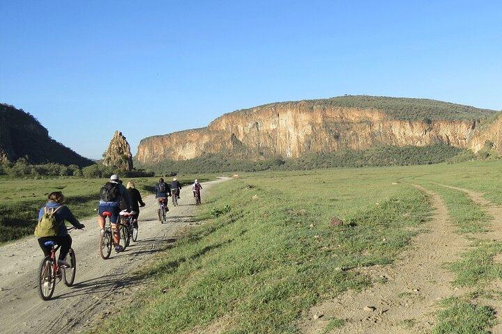 Hells Gate and Lake Naivasha Guided Bike Tour From Nairobi