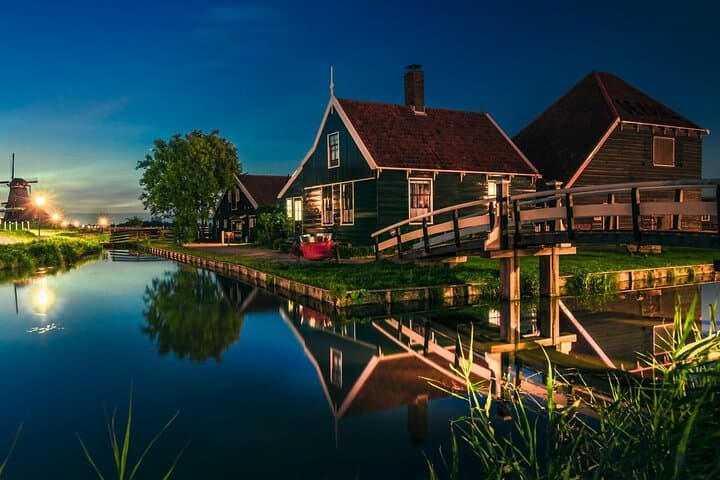 Private CUS Tour Giethoorn /Windmill Zaanse -English chinese