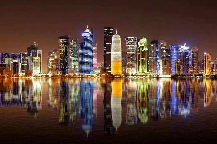 Doha Sunset & Moonlight Dhow Cruise – Experiência em terra e mar