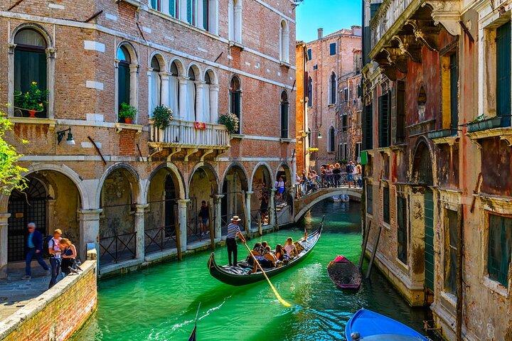 Venedig: 2 timmars morgonvandring med Gondola Glide + Ebook