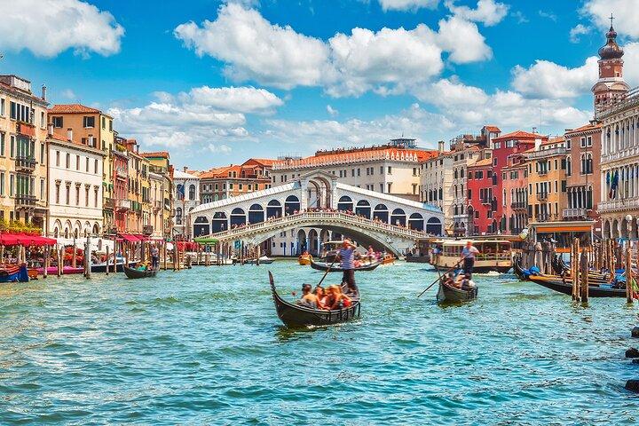 Venecia : Encantador paseo por la ciudad & Majestuosa Góndola Glide + Ebook