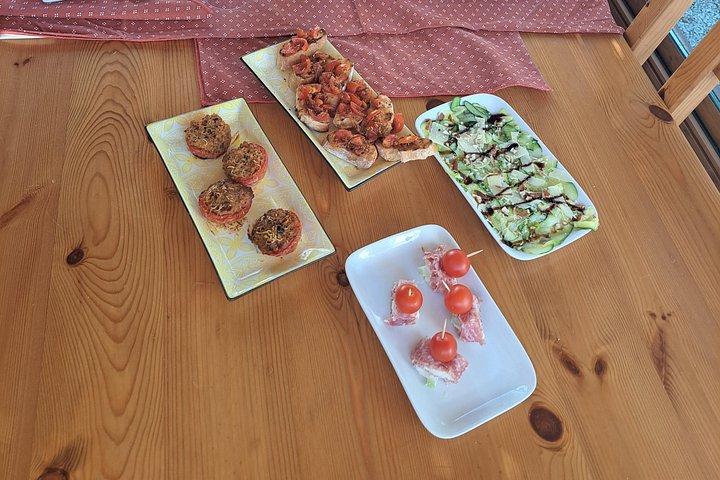 Cooking class in a garden: handmade pasta