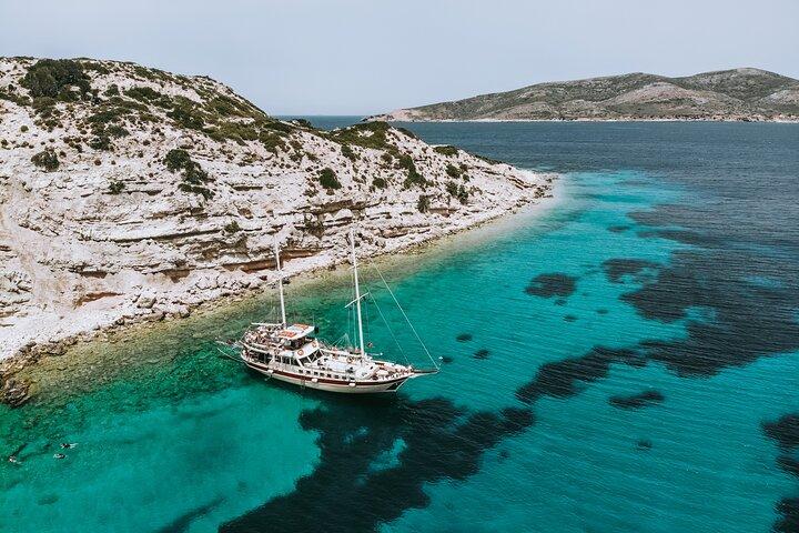 Crociera in barca di un giorno intero a 3 isole con ritiro opzionale