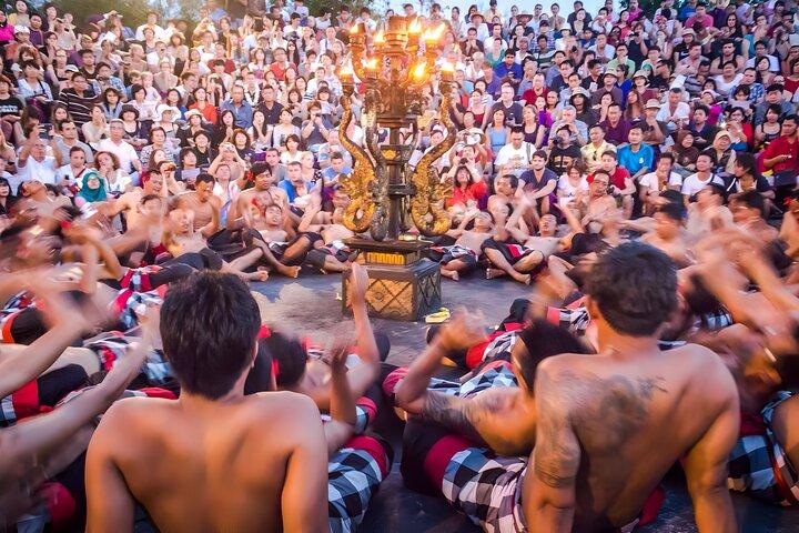 Bali Swing Activity e Uluwatu Sunset Trip con pacchetti cena