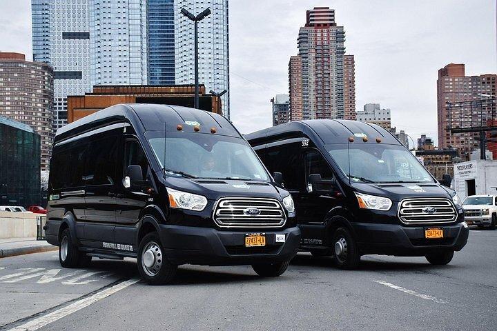 Manhattan a LGA: traslado de salida compartido de ida