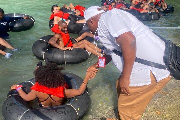 Dunn's River Falls en Tubing Combo Tour vanuit Falmouth