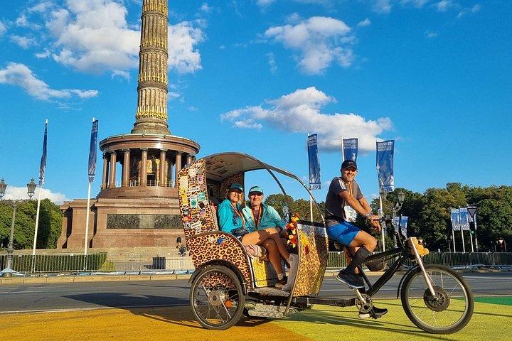 多文化都市の風景とハイライトの写真を巡る日帰り旅行