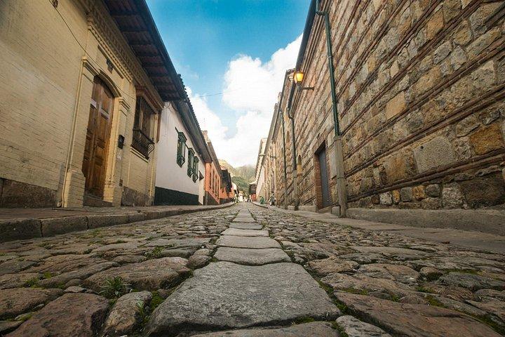 Private Driver Service in Bogota: Sightseeing & Business