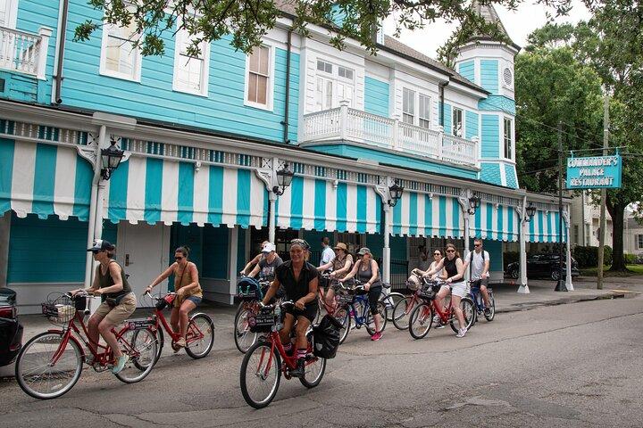 ニューオーリンズのクラフトビールとガーデンディストリクトの自転車ツアー