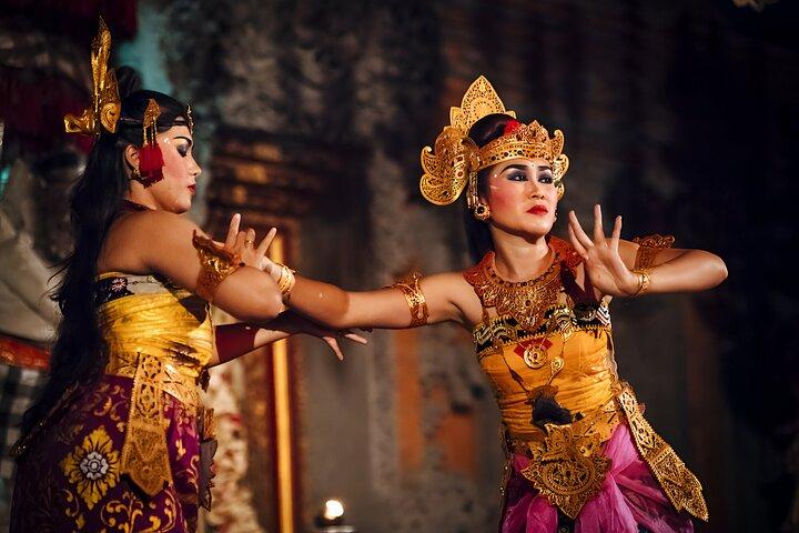 Ubud Natt halvdagstur med Legong Dance Performance