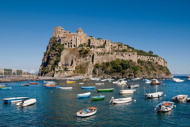 Trasferimento privato dall'aeroporto di Napoli all'isola d'Ischia