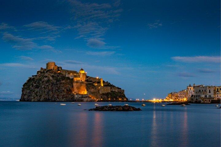 Trasferimento privato dall'aeroporto di Napoli all'isola d'Ischia