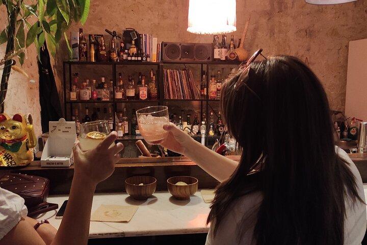 ラルナカ旧市街の中心部で地元のクラフトビールをプライベートテイスティング