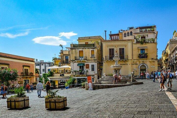 Giardini , Taormina & Castelmola