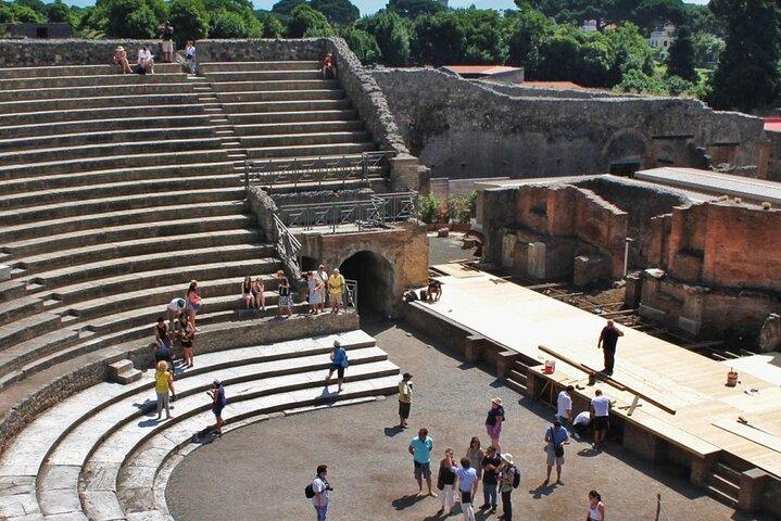 ローマ発：アマルフィ海岸とポンペイ プライベート終日ガイド付きツアー