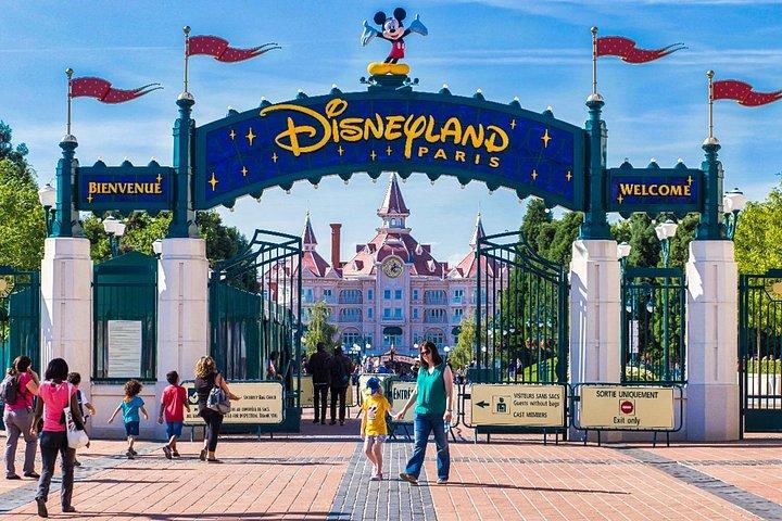 空港送迎 パリ - ディズニーランド - ミニバン 1 ~ 8 名様