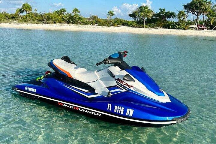 Tour guiado de 3 horas de snorkel en moto acuática en la barrera de coral de San Pedro