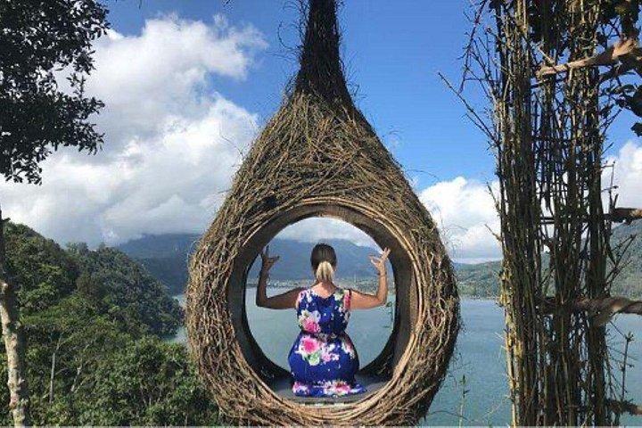 バニュマラ滝ツアー : ブドゥグル寺院とツイン湖を発見