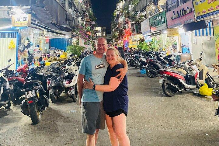 Ho Chi Minh City: Street Food & Sightseeing Tour med lokal guide
