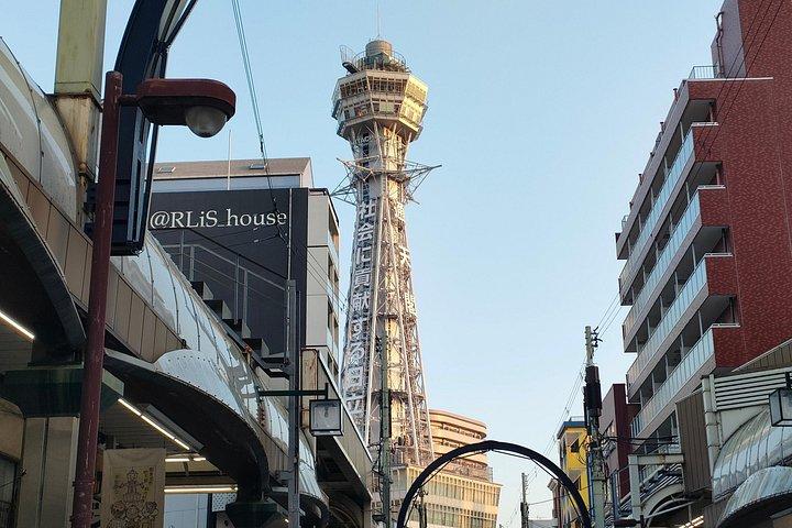 お腹を空かせる大阪ストリートフードツアー：15品試食、4杯のドリンク、2品のデザート