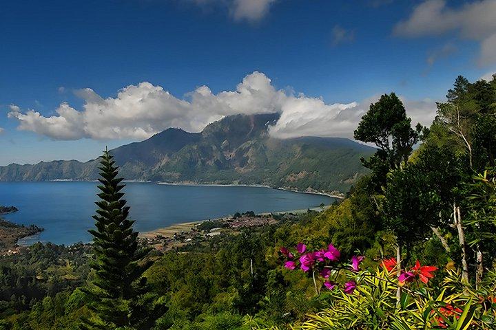 アユン川ラフティングとキンタマーニ火山の旅