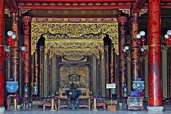 Hue Imperial Citadel Walking Tour – Small Group & Expert Guide