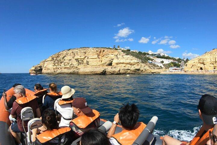 Sejltur til Benagils huler